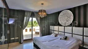 Nueva Andalucia 2 bedrooms penthouse for sale