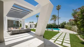For sale villa in Los Monteros Playa