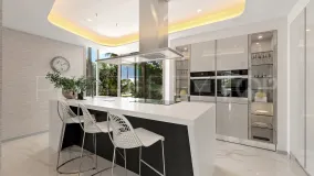 For sale villa in Los Monteros Playa