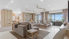 Buy apartment with 4 bedrooms in Mirador de Estepona Hills