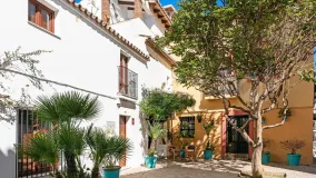 Adosado de 2 dormitorios en venta en Estepona Casco Antiguo