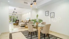 Buy apartment in Montebello Hills with 3 bedrooms
