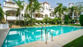 Buy apartment in Montebello Hills with 3 bedrooms