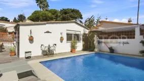 Villa en venta con 9 dormitorios en Jardin Tropical