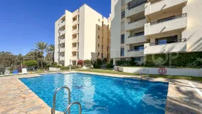 Se vende apartamento con 2 dormitorios en Estepona Ciudad