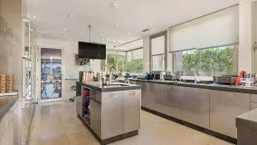 Se vende villa con 5 dormitorios en Los Flamingos