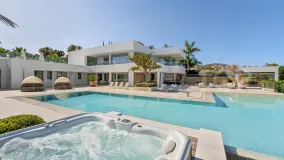 Villa for sale in La Cerquilla with 7 bedrooms