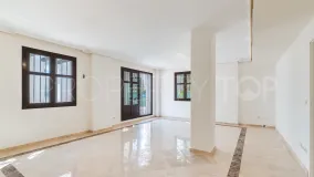 For sale Nueva Andalucia apartment with 2 bedrooms