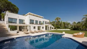 Villa in Nueva Andalucia for sale