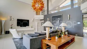 Buy Nueva Andalucia 5 bedrooms villa