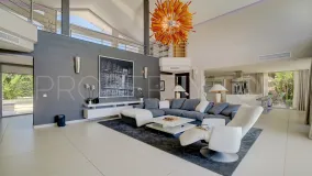 Buy Nueva Andalucia 5 bedrooms villa