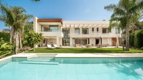 Villa en venta en Los Monteros con 5 dormitorios