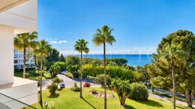 Apartment for sale in Rio Real with 4 bedrooms