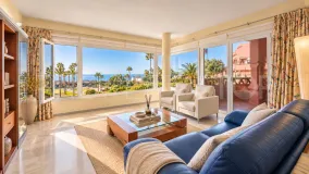 Se vende apartamento de 2 dormitorios en Elviria