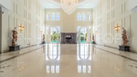 Se vende villa de 7 dormitorios en Sierra Blanca