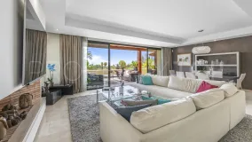 Se vende apartamento en Golden Mile con 3 dormitorios