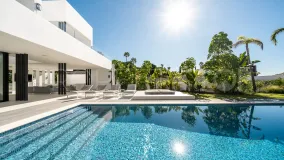 Villa a la venta en Marbella Golden Mile