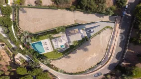 Villa a la venta en Elviria