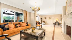 For sale penthouse in Golden Mile with 3 bedrooms