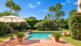 Se vende villa en Los Monteros con 6 dormitorios