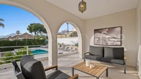 Villa for sale in Elviria
