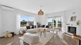 Villa for sale in Elviria