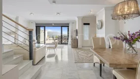Town house for sale in La Mairena