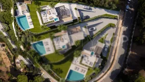 Comprar villa con 6 dormitorios en Elviria