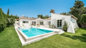Villa a la venta en Guadalmina Alta con 3 dormitorios