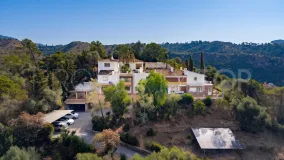 Villa en venta de 5 dormitorios en Benahavis Centro