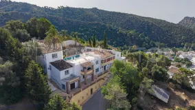 Villa en venta de 5 dormitorios en Benahavis Centro