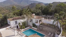 Villa en venta de 5 dormitorios en Benahavis Centro