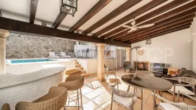Villa en venta de 5 dormitorios en Benahavis Centro