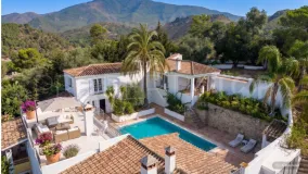 Villa en venta de 5 dormitorios en Benahavis Centro