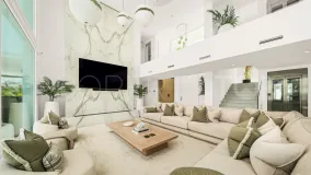 Villa for sale in La Mairena