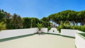 Comprar villa con 4 dormitorios en Cabopino