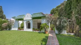 Comprar villa con 4 dormitorios en Cabopino