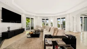 Nueva Andalucia, villa de 5 dormitorios en venta
