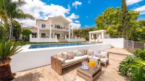 Nueva Andalucia, villa de 5 dormitorios en venta