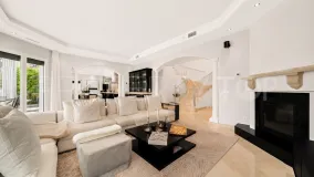 Nueva Andalucia, villa de 5 dormitorios en venta