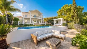 Los Naranjos Golf, villa de 5 dormitorios en venta