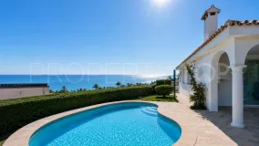 Villa en venta en Elviria