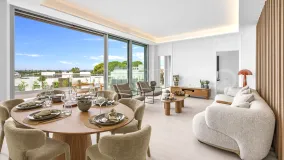 Ático con 4 dormitorios a la venta en Los Monteros