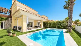 For sale semi detached house with 4 bedrooms in Los Monteros
