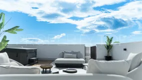 For sale penthouse in El Higueron with 2 bedrooms