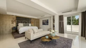 Villa en venta de 7 dormitorios en Parcelas del Golf