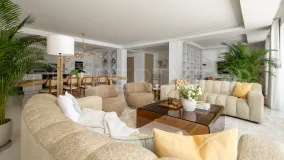 Villa en venta de 7 dormitorios en Parcelas del Golf