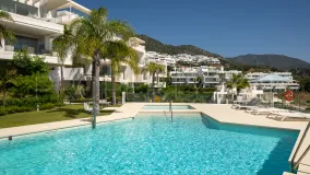 Duplex penthouse with 3 bedrooms for sale in Marbella City