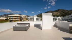 Penthouse for sale in El Higueron with 3 bedrooms