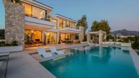 Comprar villa con 5 dormitorios en La Quinta